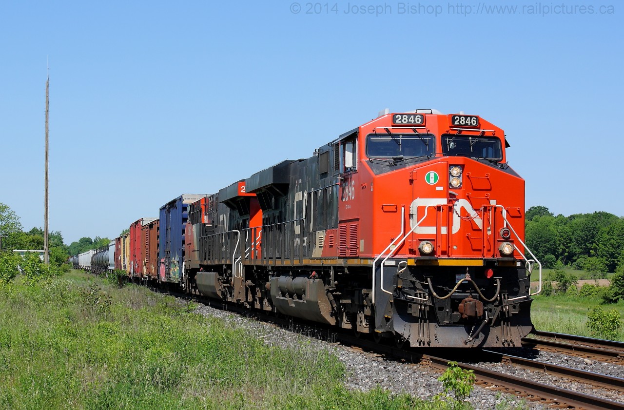 CN 332 cruises by Lynden with a pair of ES44AC's on a lovely June morning.