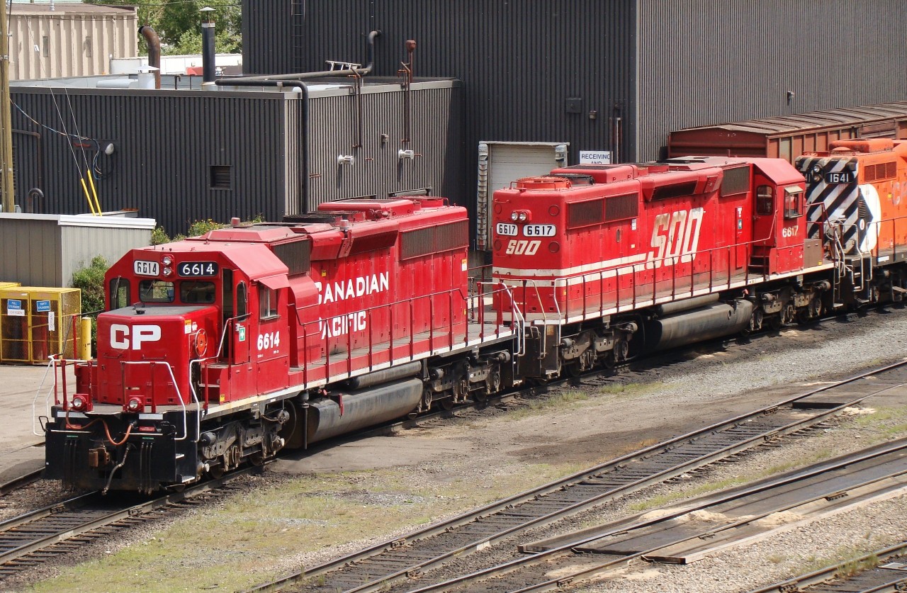 Hump power sits near the Alyth shop awaiting their next call to duty. The SOO 6617 at the time was the last active SOO SD40-2 on the CP roster, and since the hump yard hard has been idled, this power may of also suffered the same fate.