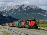 GTW SD40-3 5949 and CN SD40-2W 5246 haul 7000 feet of junk towards Jasper.