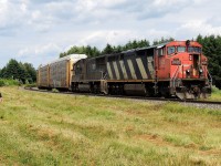 CN 401 stopped for both VIAs,24-25.