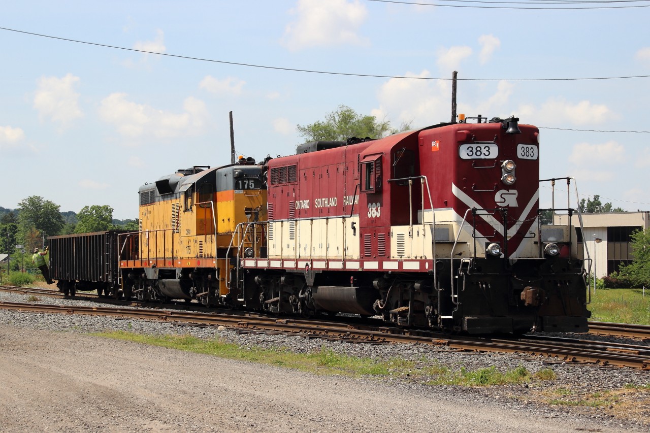OSR 383 and 175 do some switching in the Canadian Pacific Woodstock yard.
