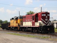 OSR 383 and 175 do some switching in the Canadian Pacific Woodstock yard.