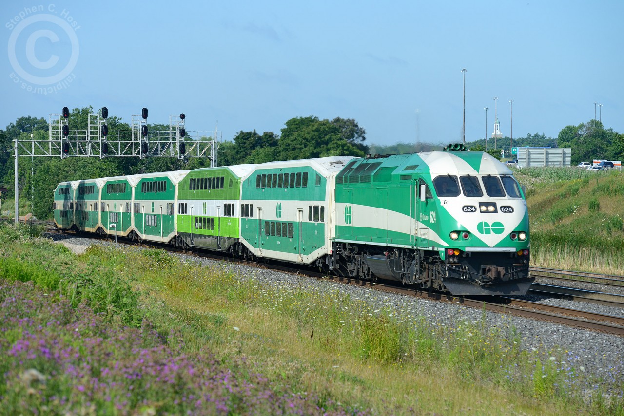 For the pax whackers - the dogs breakfast era of GO Transit/Metrolinx has begun - millions of combinations - engine or coach - Original scheme or Metrolinx - and coming soon - not a single train with matching paint schemes - Metrolinx - are you listening? :)