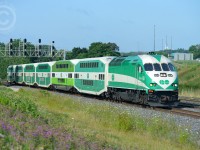 For the passenger train fans - the dogs breakfast era of GO Transit/Metrolinx has begun - millions of combinations - engine or coach - Original scheme or Metrolinx - and coming soon - not a single train with matching paint schemes - Metrolinx - are you listening? :) <br><br>Pictured here - the first Eastbound GO train from Niagara - now in a Locomotive-6 coach consist.
