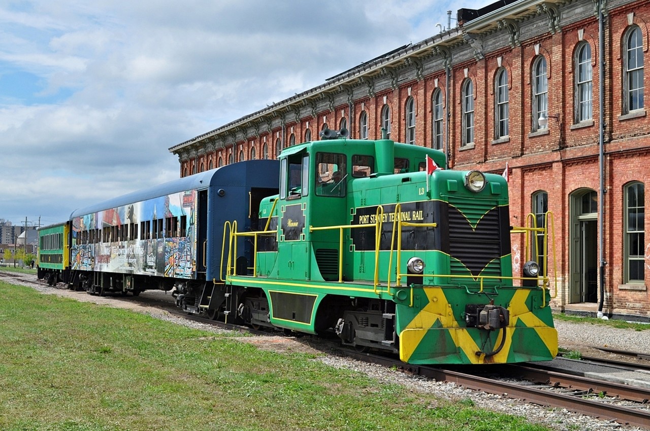 44-tonner 'Winnie' poses in front of the Canada Southern station during the Iron Horse Festival.