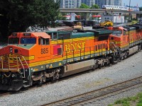 BNSF Dash 8 C40-8W 885 leading a BNSF train into Trapp Yard in New Westminster, BC.