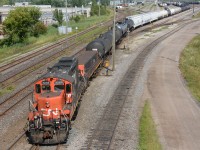 CN7265 with slug 231 shunting in the yard at Sarnia.