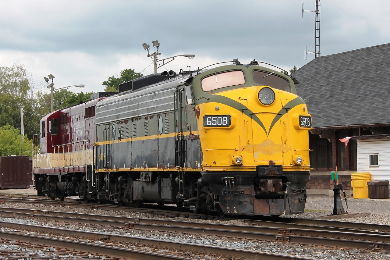 6508 and 378 wait to start their engines and commence work on Woodstock Yard.