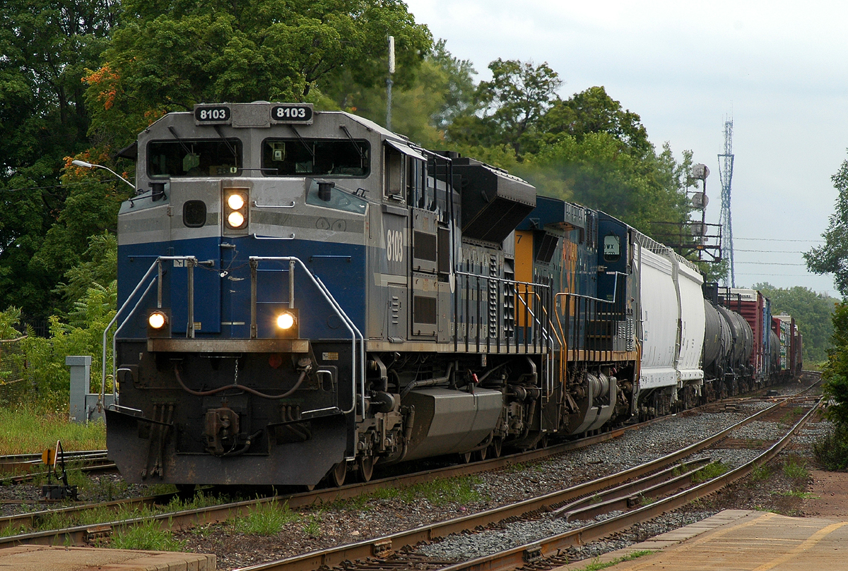 a "late" running 385 makes it's way throught Brantford with ex-EMDX demo unit CN 8103 and CSXT 5117 leading the way. Now to get 8102 leading and in daylight....:)