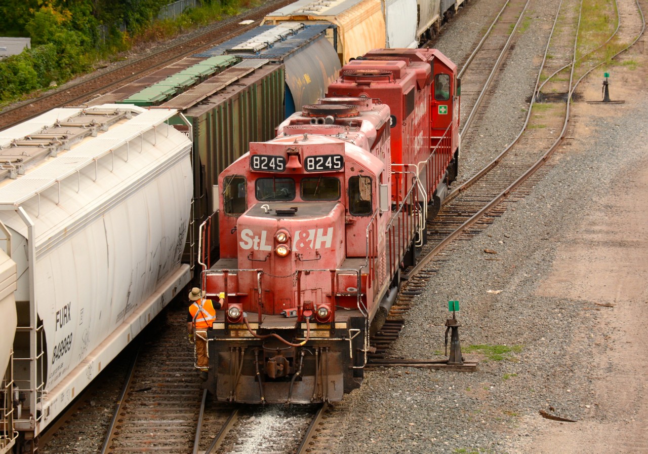 St. Lawrence and Hudson 8245 with CP3103 work the yard in London.