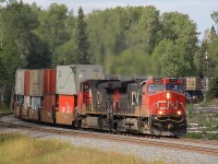 CN 2600 + IC 2711 have CN Q112 in hand at Caramat West