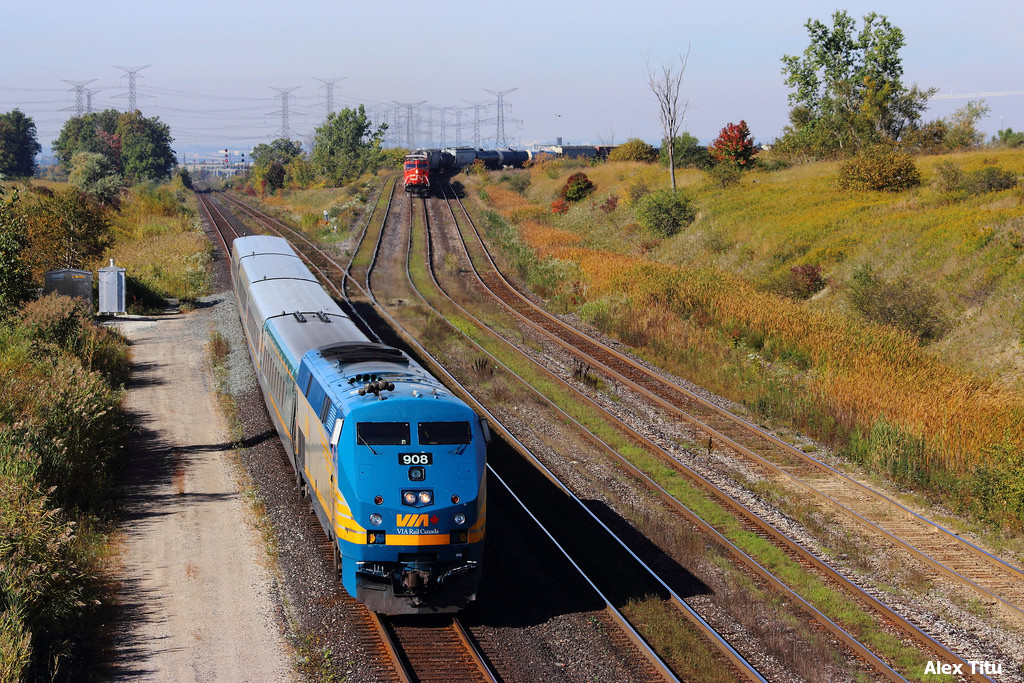 I wasn't originally planning to see anything other than a trio of BNSFs leading today's CN 710 but to my surprise, VIA 84 took a different route today, diverging at Snider and taking the Newmarket Subdivision south to Union Station instead. In the background CN 368 is awaiting departure as soon as VIA 84 clears the point.