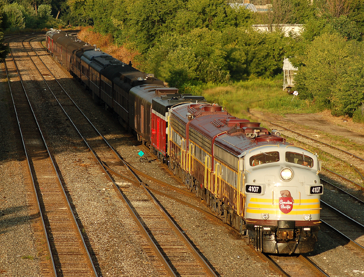 CP 40B-17 arriving at Quebec Street with CP 4107 - CP 1900 - CP 4106 and CP 96, CP 95, Mount Royal, Killarney, N.R. Crump, Strathcona, Royal Wentworth, Craigellachie, Mount Stephen, Van Horne, Banffshire, CP 2 and CP 1