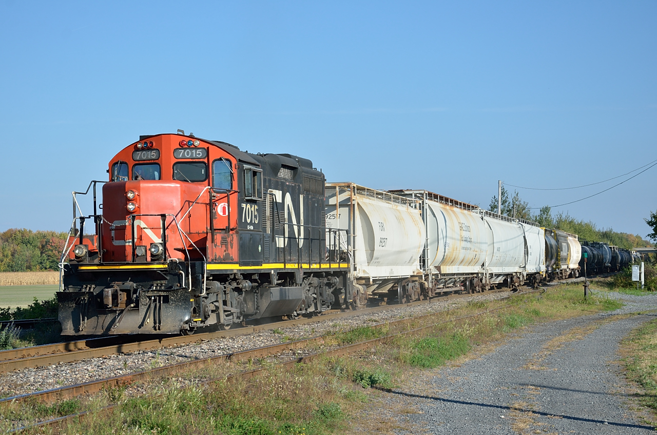Returning from the Port of Valleyfield CN 538 arrives at Coteau.