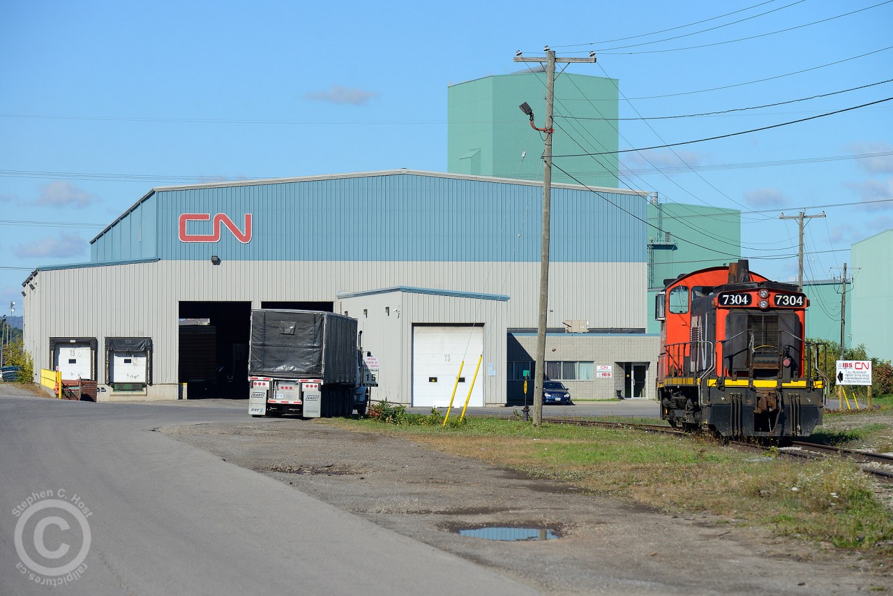 The CN SW1200 was all but extinct on the CN roster by the time I picked up the camera in 2001 - but only three years prior I was watching them switch Hamilton Yard in the summer. Like dipping into a time machine, 7304 was set off at CN Parkdale Steel Centre in Hamilton and here she rests - hopefully to be put to work and giving a few others the chance to dip into the time machine. It's 2014, right and not 1998? I'll take it.
Note: This facility is shootable and accessible from public property on Parkdale Ave North.
Note 2: It's funny that when Colin Arnot posted his shot a few years ago on rp.ca, I was thinking to myself if I ever go to Edmonton again I would seek out that 7304