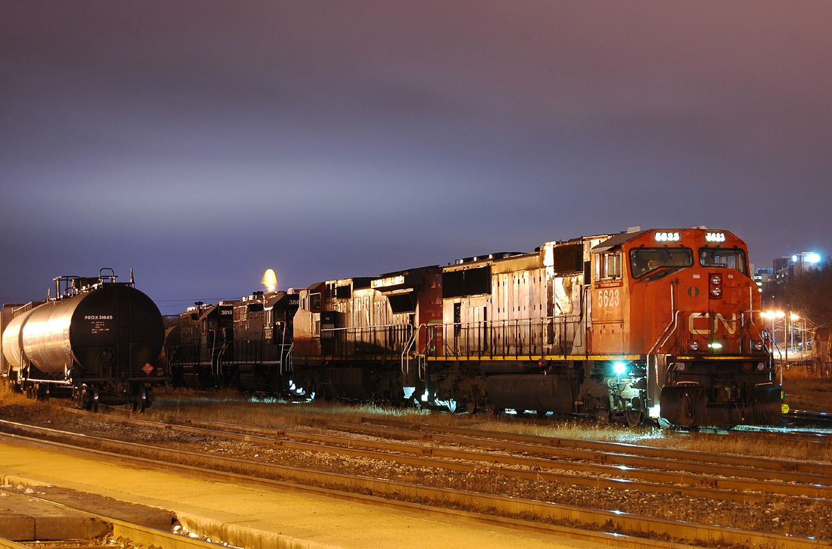 CN 396 making a 16 car set-off at Brantford with CN 5623 - CN 2141 - PRLX 3865 - PRLX 3818