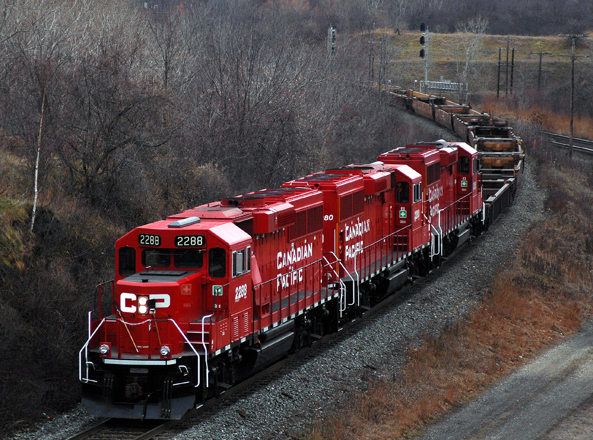 CP 2288 - CP 2280 - CP 2252 provide some extra muscle to move 142's 116 cars up the Ham Sub towards Guelph Jct