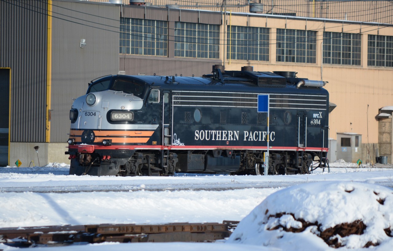 An ex-RPCX (Railroad Passenger Car Numbering Bureau) FP9 sits in Walker Yard on its way to Wainwright, now owned by a private collector along with RPCX 6311. It was built in Sept. 1954 as CN 6509.