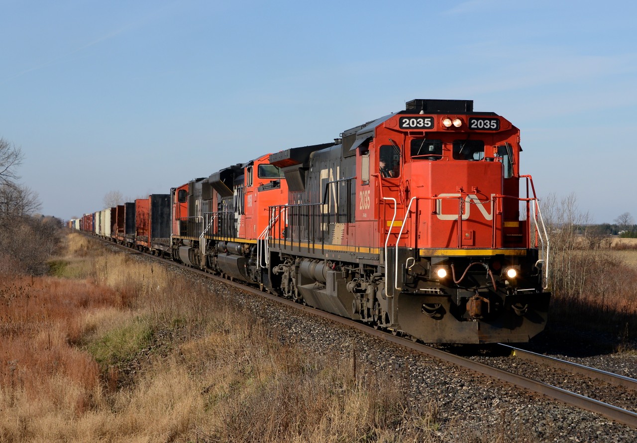 CN2035 leads train 382 as the lone power east out of Sarnia with CN8958(dead) and CN5627(dead).