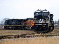 NS8374 with NS8429, BNSF6347 and BC Rail4653 come around the wye at St. Andrews Street in Sarnia.