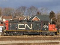 With the days work complete CN 7000 is all tied down, and awaits its next assignment on L580.