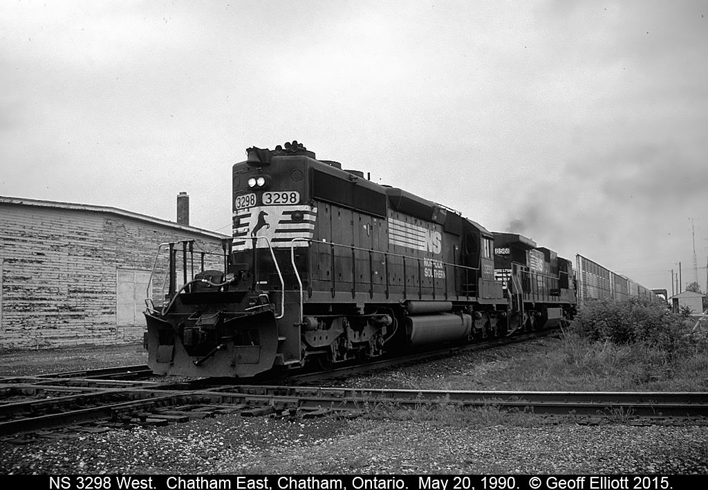 Since today is so dull and dreary I thought I'd post something black and white.  It's May 20, 1990 and here is the NS westbound with SD40-2 #3298 running long hood forward as it hits the C&O diamond in Chatham on it's way from Buffalo to Windsor via St. Thomas.  To the left of photo is the C&O Enginehouse and now, almost 25 years later, it, as well as the NS and CSX trains that used to cross here are gone.  All in the name of 'progress' supposedly.....
