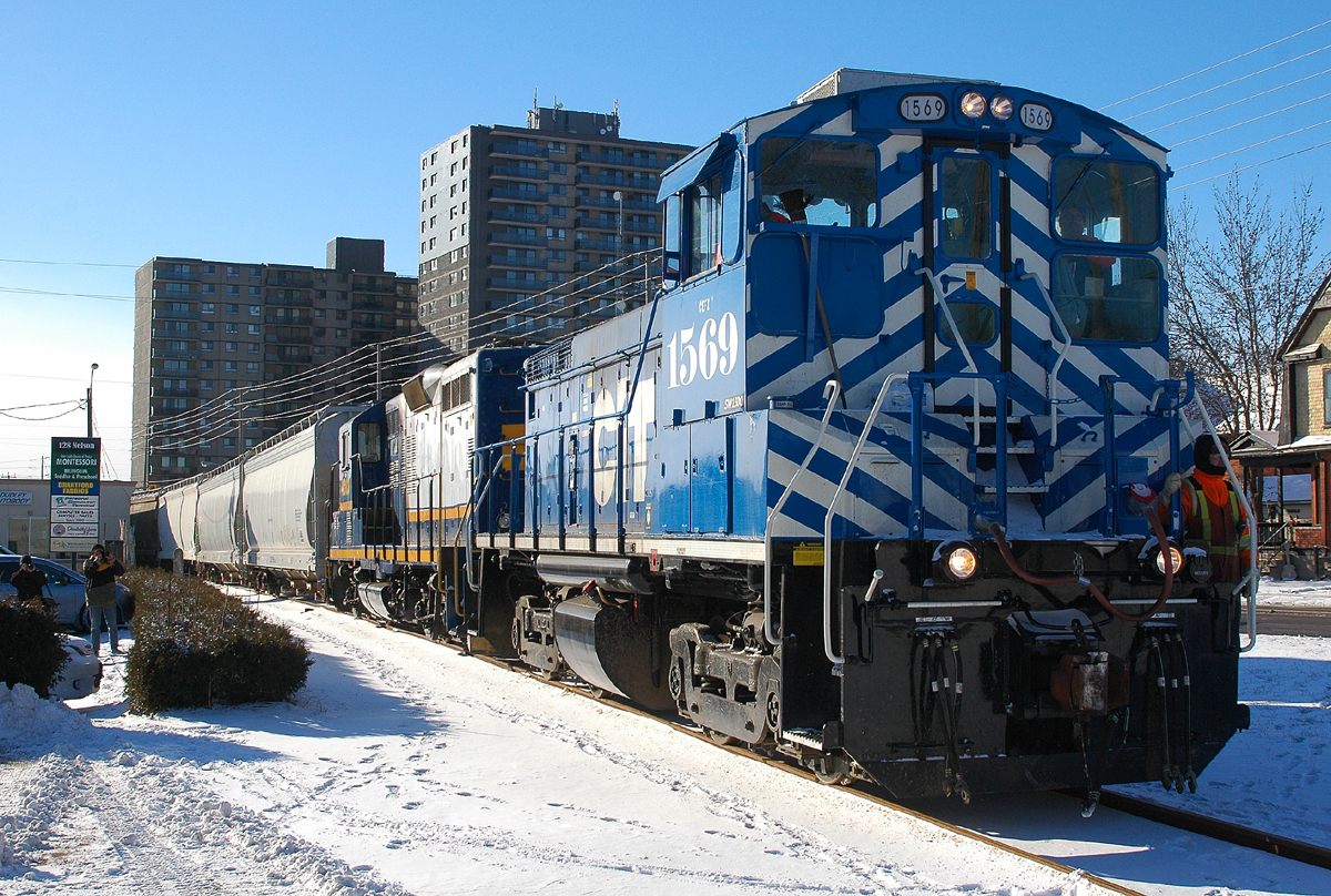 What's old is new again...
SOR 496 makes it's first run back from Ingenia with CEFX 1569 - RLK 4003 and 6 hopper cars