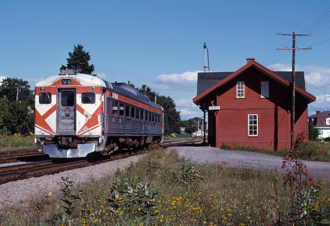 CP no. 154 makes their station stop at Portneuf, Quebec, enroute to Quebec City from Montreal.