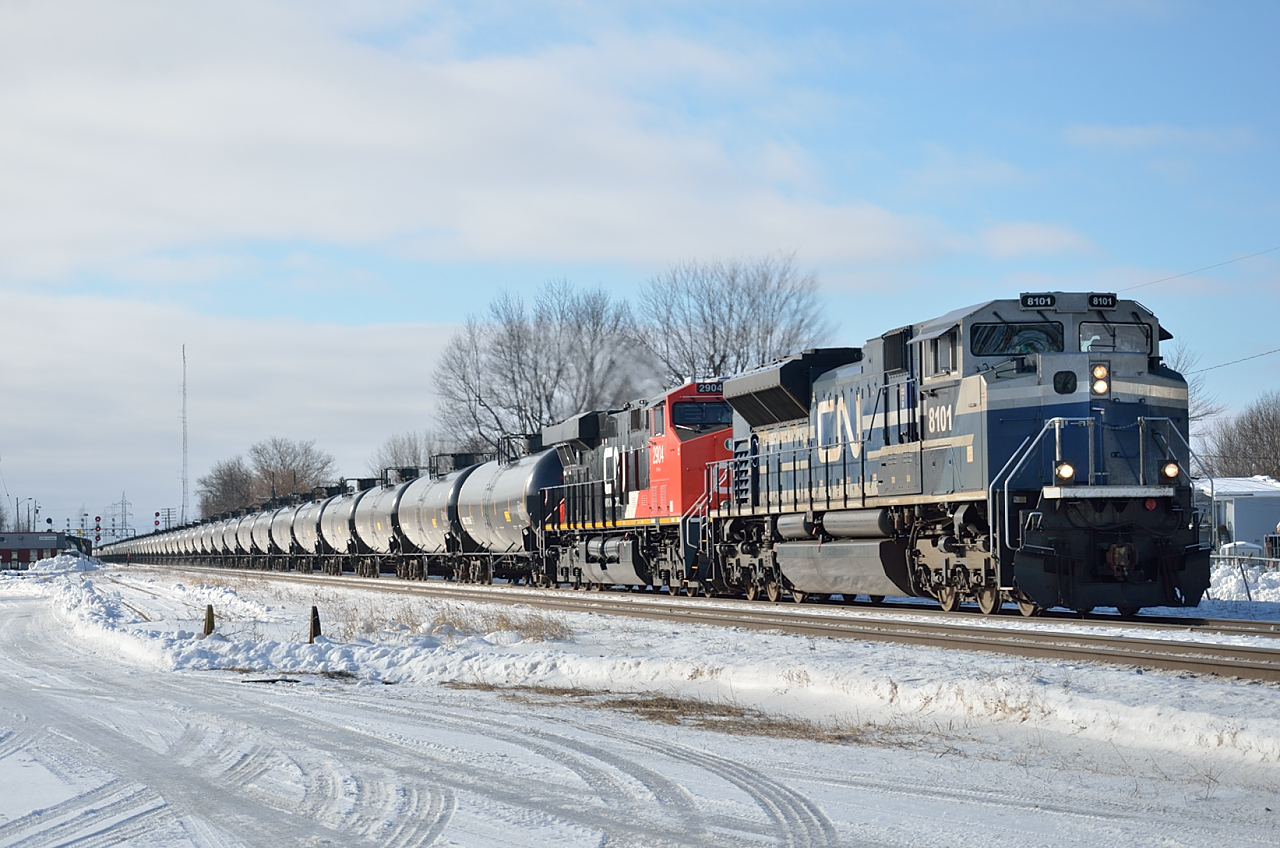 Alberta oil for the Valero refinery in St Romuald, Quebec follows CN 8101 and 2904 eastward on the Kingston sub.