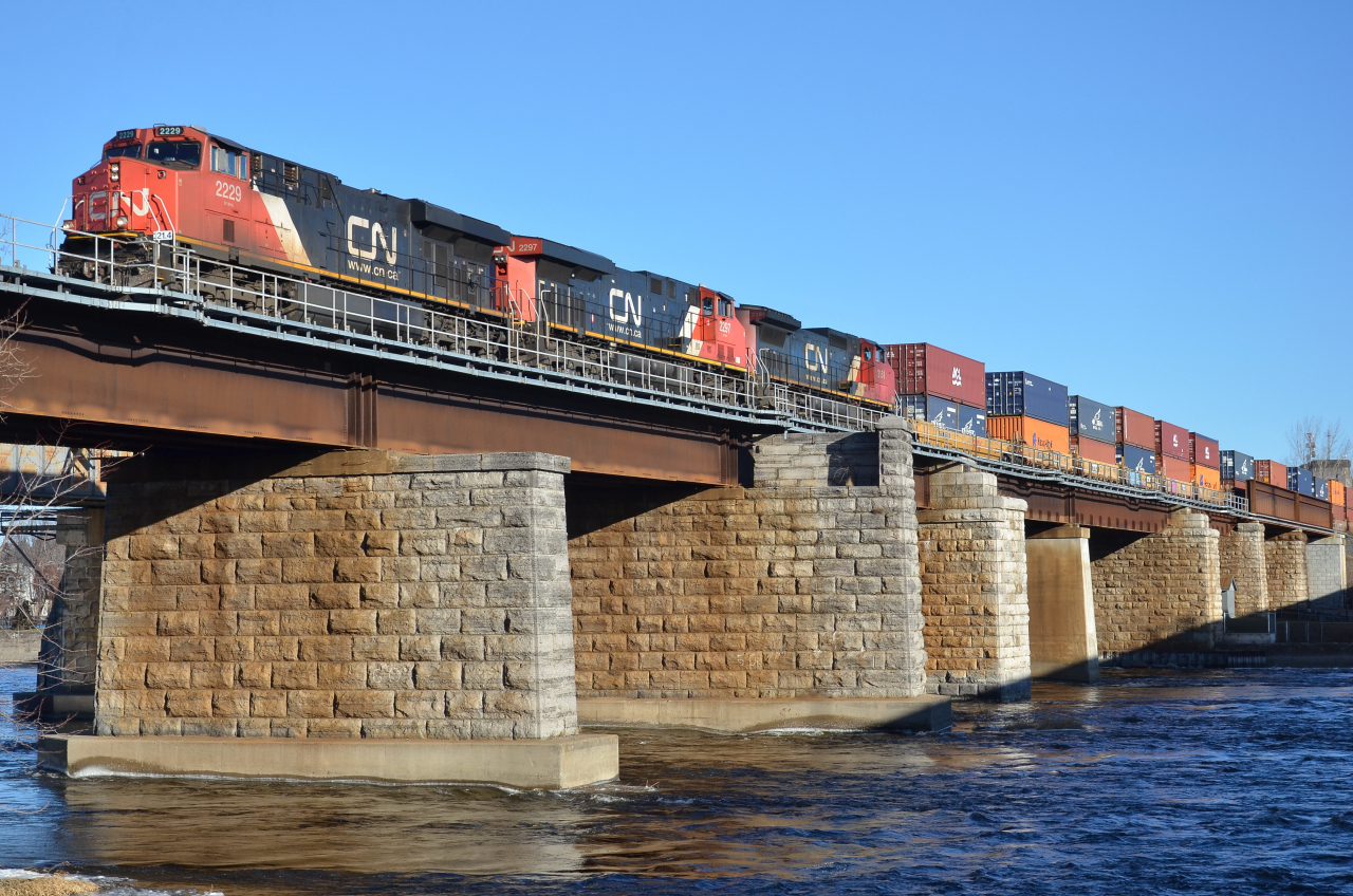 CN 149 crosses the Ottawa River on its trip from the Port of Montreal to Chicago.
