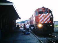 Extra 4720 East arrives at Lac Megantic for the international crew change on August og 1987.
