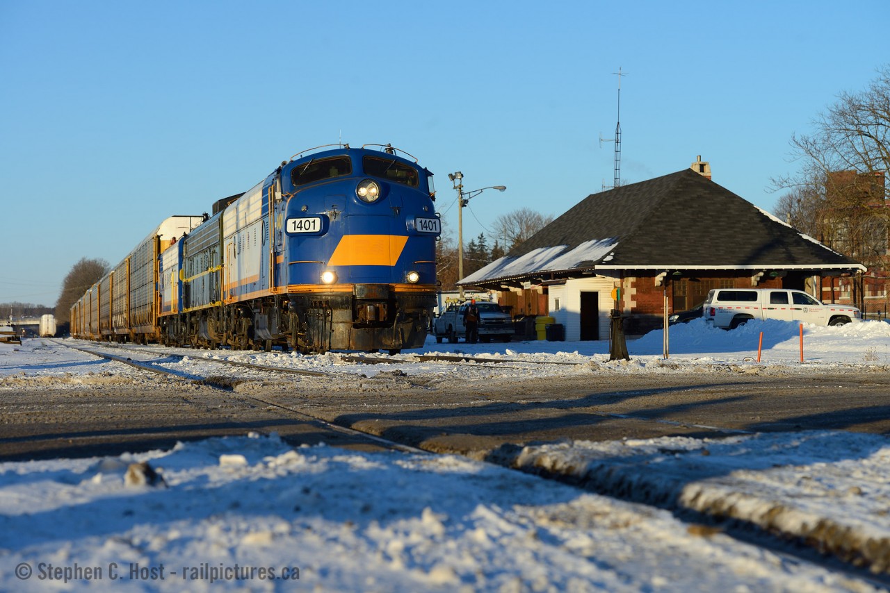For those with young kids or for those over 30.. as the Count from Sesame Street would say - One... Two.. Three! Three F-Units! A-ha-ha-ha-ha. Three FP9A's make up today's Woodstock turn, as they make a lift of some loaded multis for Gen-Auto.