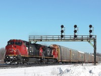 A later than normal #393 hauled by two recycled BNSF locos CN 2173 and CN 2194. This is the first time I have seen two of this class of locos hauling a train together.