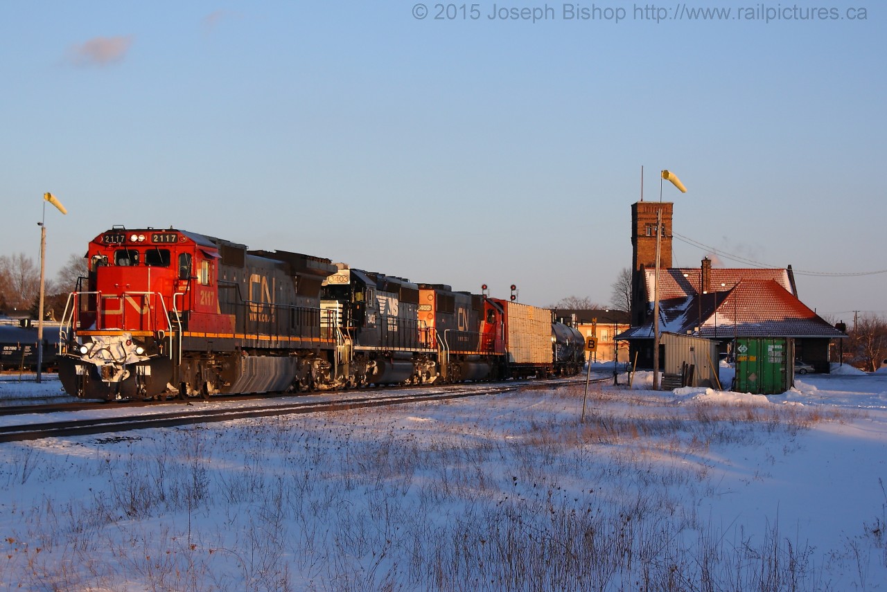On a bitter February evening, CN 435 is seen arriving at Brantford to work the yard.  Their consist on this day was made up of CN 2117, NS 3403 and CN 5402.  No more than five minutes later the sun will have set making an attempt at another photo of the train impossible.