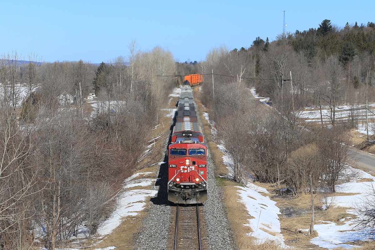 CP 112 is about to pass under the Hwy 12 overpass with clearance to Baxter.