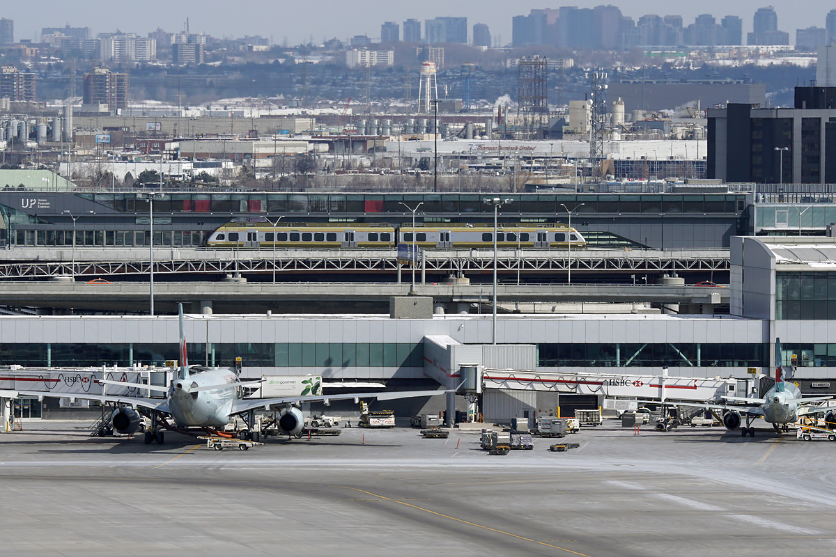 The Union Pearson Express makes an appearance. I cannot understand what Metrolinx is thinking with a 2 car airport shuttle on a $500 million project. So many possibilities ruined on day 1.