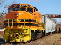 RLHH 3049 shoving three hoppers back from Ingenia towards the CN Dundas Sub
