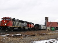 CN 5525 - CN 5627 - BLE 866 (DIT) lead 51 cars through Brantford on M33131 05