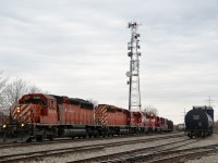 CP 318 for interchange with the CMQ at Iberville heads south through Lasalle with a pair of 36 year old SD40-2's followed by a pair of 2 year old GP20C-ECO's (CP 5949, CP 5919, CP 2276 & CP 2256)
