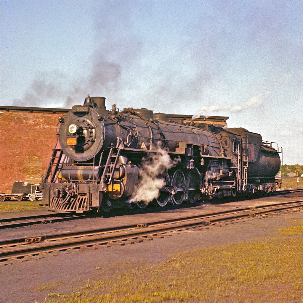 Trivia Time:  What was this “Northern-Type" called when it was first produced?


Class U-3a, #6305, was built by the American Locomotive Company (Alco) for the Grand Trunk Western in July, 1927.  The Grand Trunk Western Railroad was the US subsidiary of the CNR.  Just twelve locomotives of this specific class were built (6300 – 6311).  She was retired / scrapped in March, 1960.  Trivia Answer:  “Confederation”. 


Mr. Rosamond captured this sunset scene at the Niagara Falls roundhouse, circa 1959.