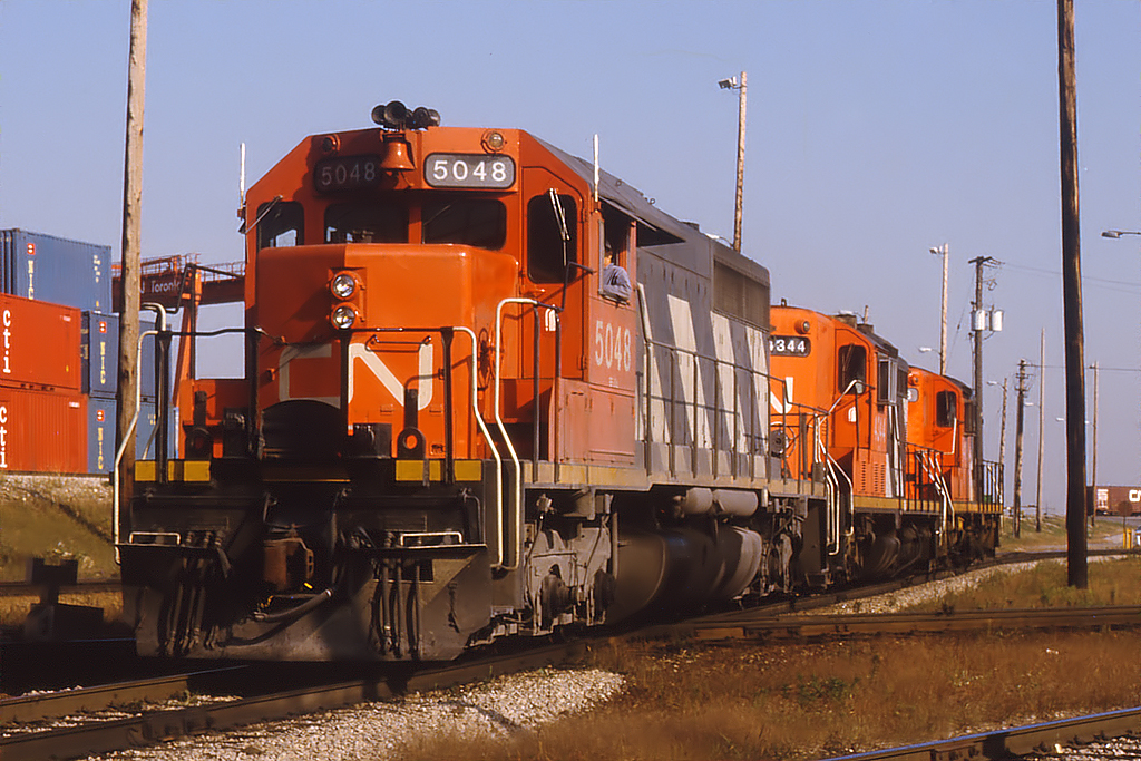 A lashup only CN could provide. The Geep nose chopping hadn't started. Typical Fort Erie lashup.