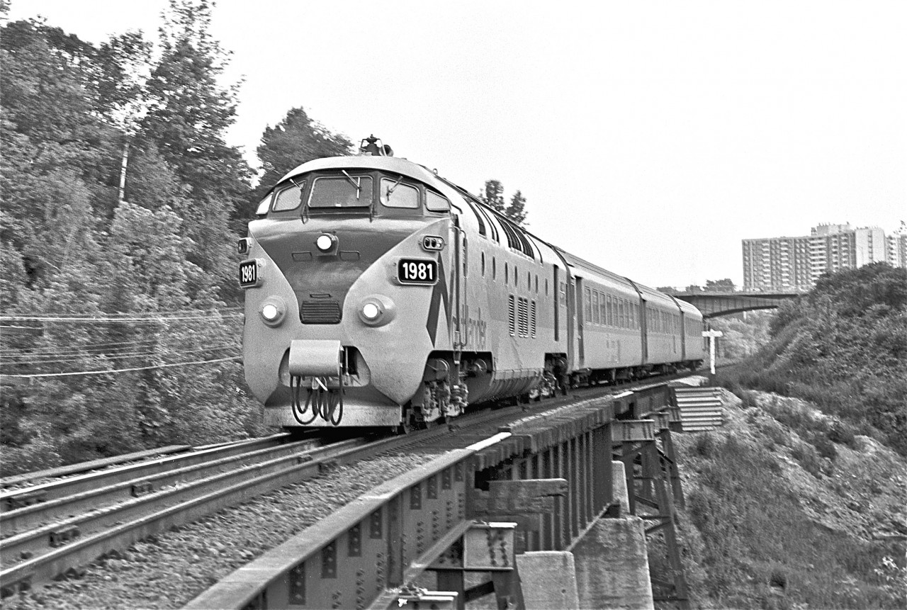 Here’s the recently arrived TEE train (Trans-Europe Express) in the Don Valley, circa 1977 / 1978.

  
Arnold made the ultimate historical catch when he photographed it being delivered to Toronto’s Don Yard...

  
 http://www.railpictures.ca/?attachment_id=12462