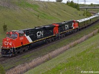 With the whole gang on board, P600 drops down the hill at Beare on the approach to the siding of that name and shortly, the junction with the Kingston Sub. Clean CN 2242 and 2271 make a nice looking, if not terribly interesting, set of power. 1138hrs.