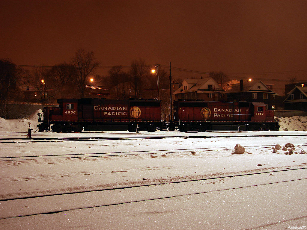 CP GP40-2's 4656 and 4657 take a lunch break on the evening yard job in Sudbury during a cold December night in 2008.