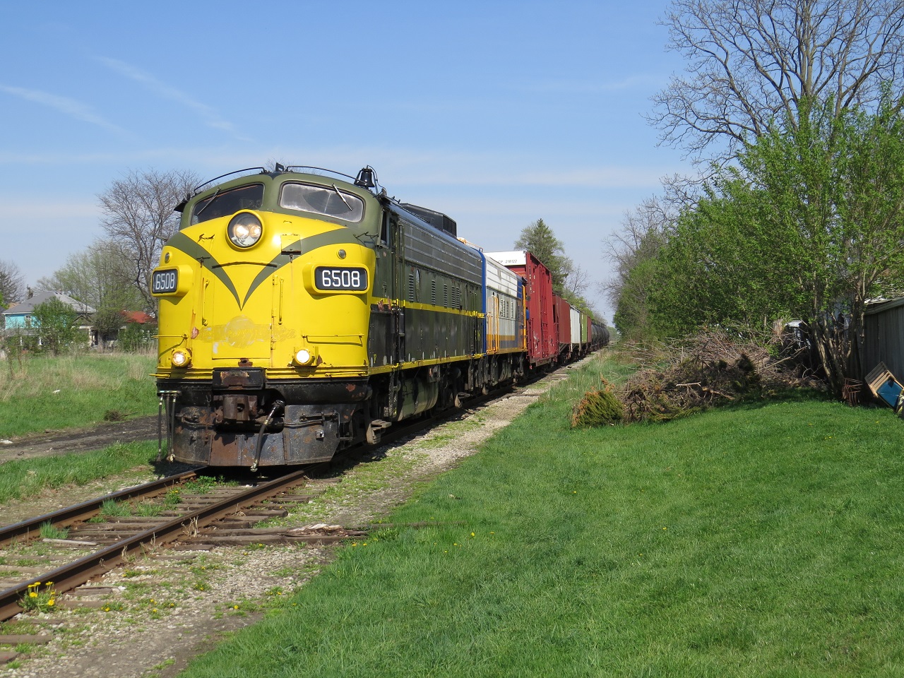 A pair of F units arrive in St. Thomas to interchange with CN.