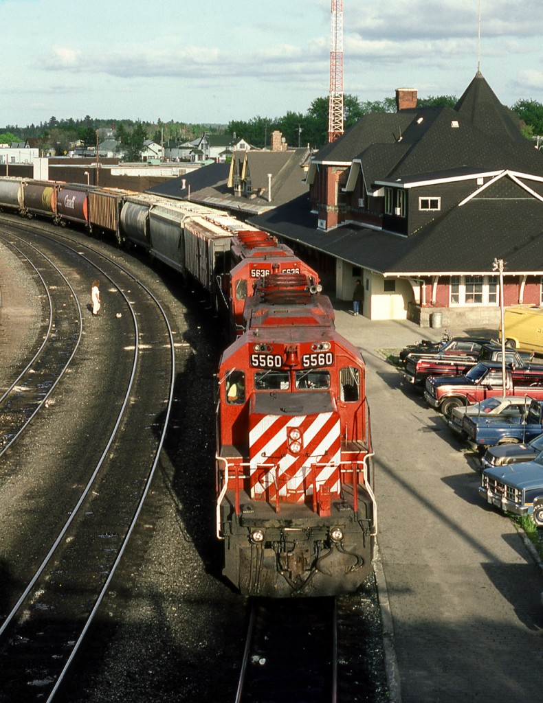 Westbound grain empties out of Thunder Bay stop for a crew change at the Kenora station.