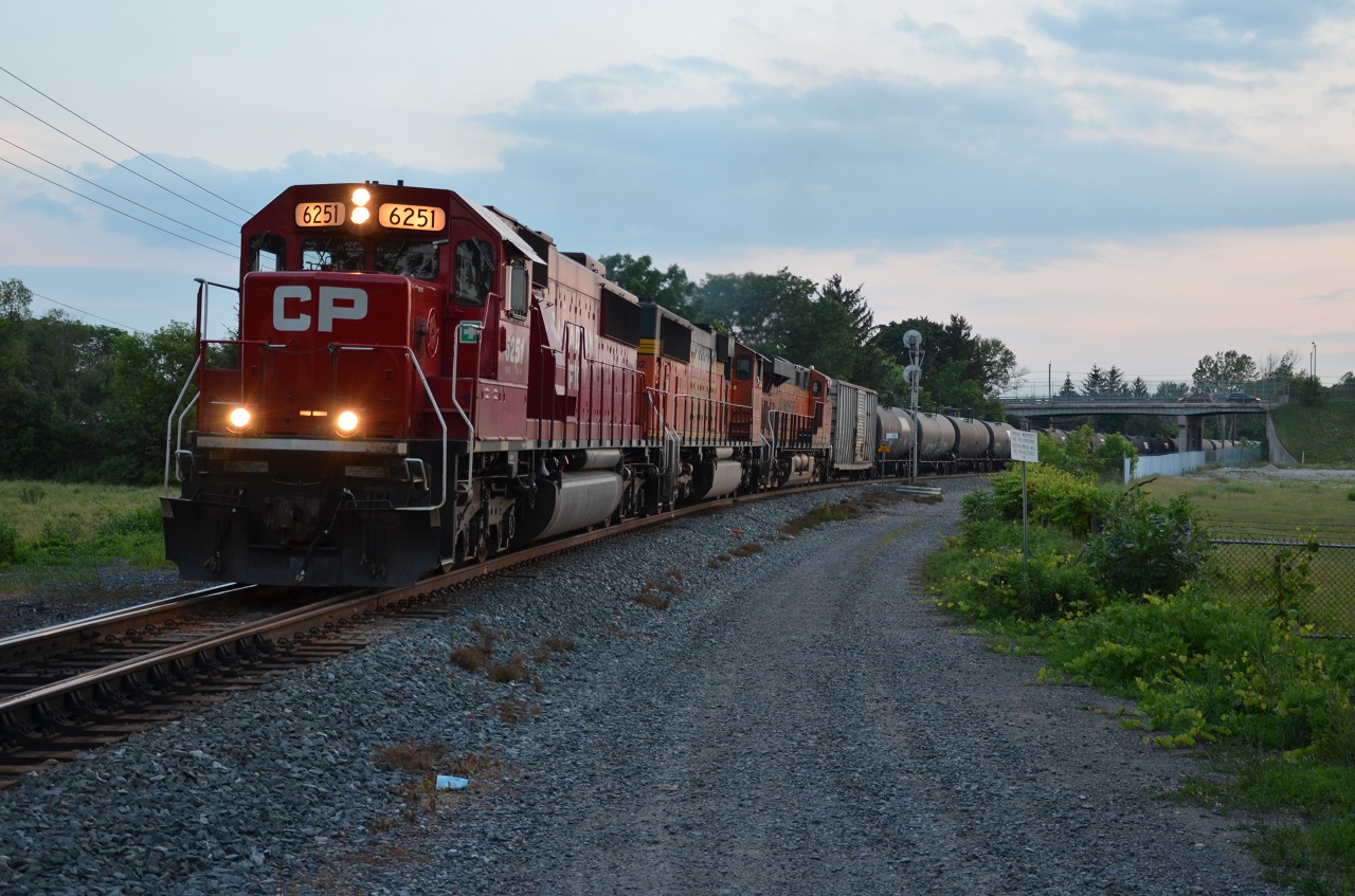 Just as the sun sets, CP 650 departs out of the east end of London yard. About a half an hour earlier, CP 147 pulled in to the yard on the passer and got clearence to Kent Bridge.