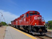 A very late CP 132 has CP 2250, CP 2276 & CP 9609 for power as he passes through the AMT Dorval station at about 1130.