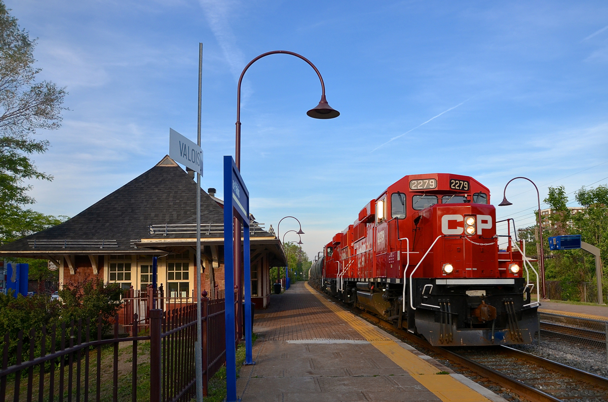 CP 2279 & CP 2256 lead the Dorion Turn past Valois station, only a few minutes behind CP 133.