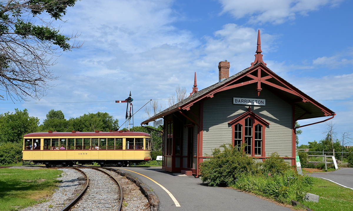 MTC 1959 passes Barrington station and the diamond as makes its usual loop around the museum grounds at Exporail.